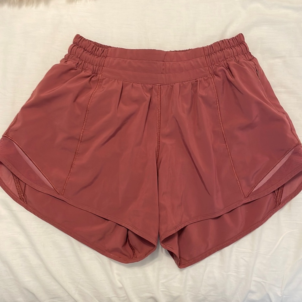 Lululemon Hotty Hot Shorts - 4”